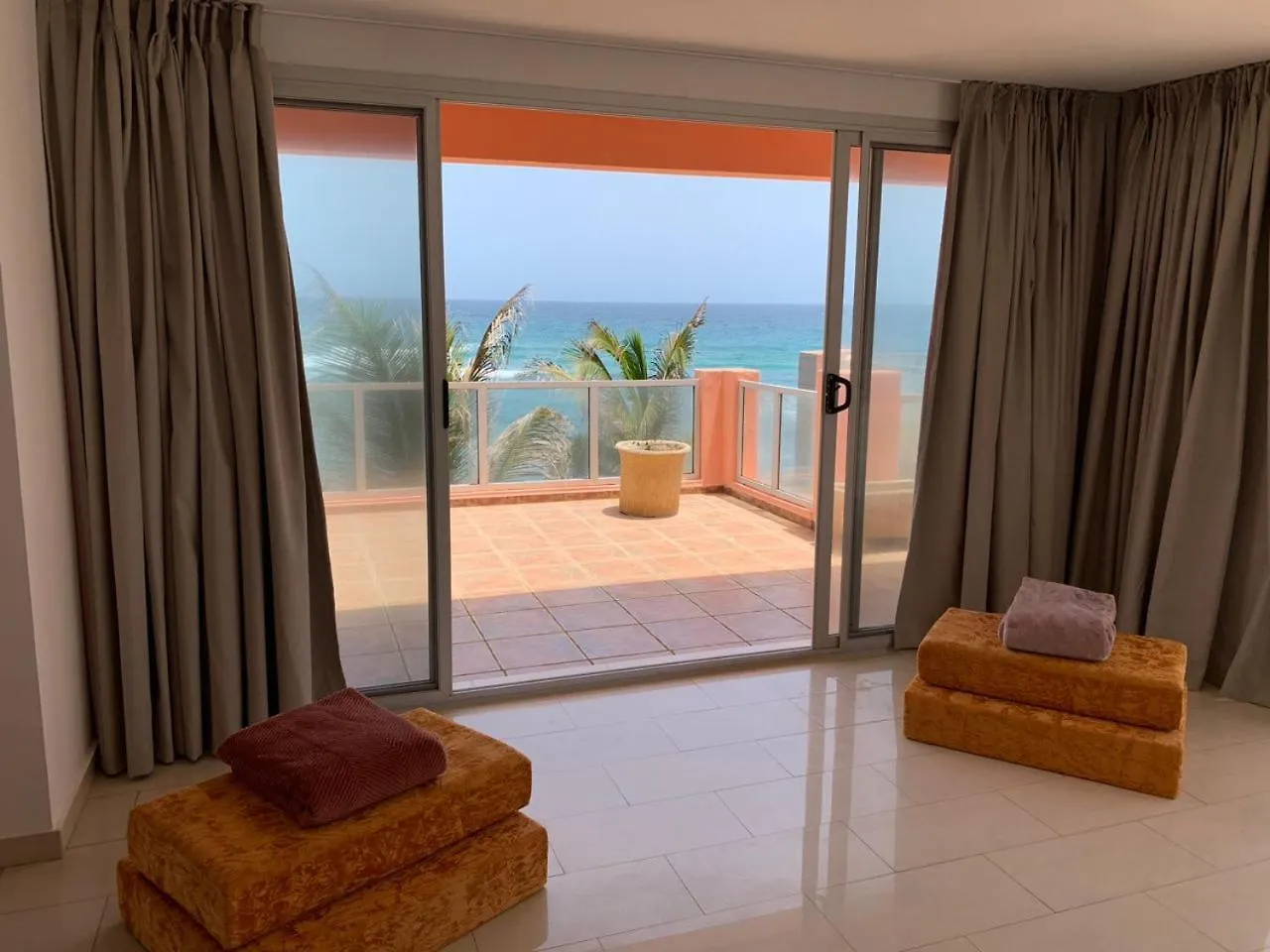 Villa Pieds Dans L'Eau Dakar Yoff