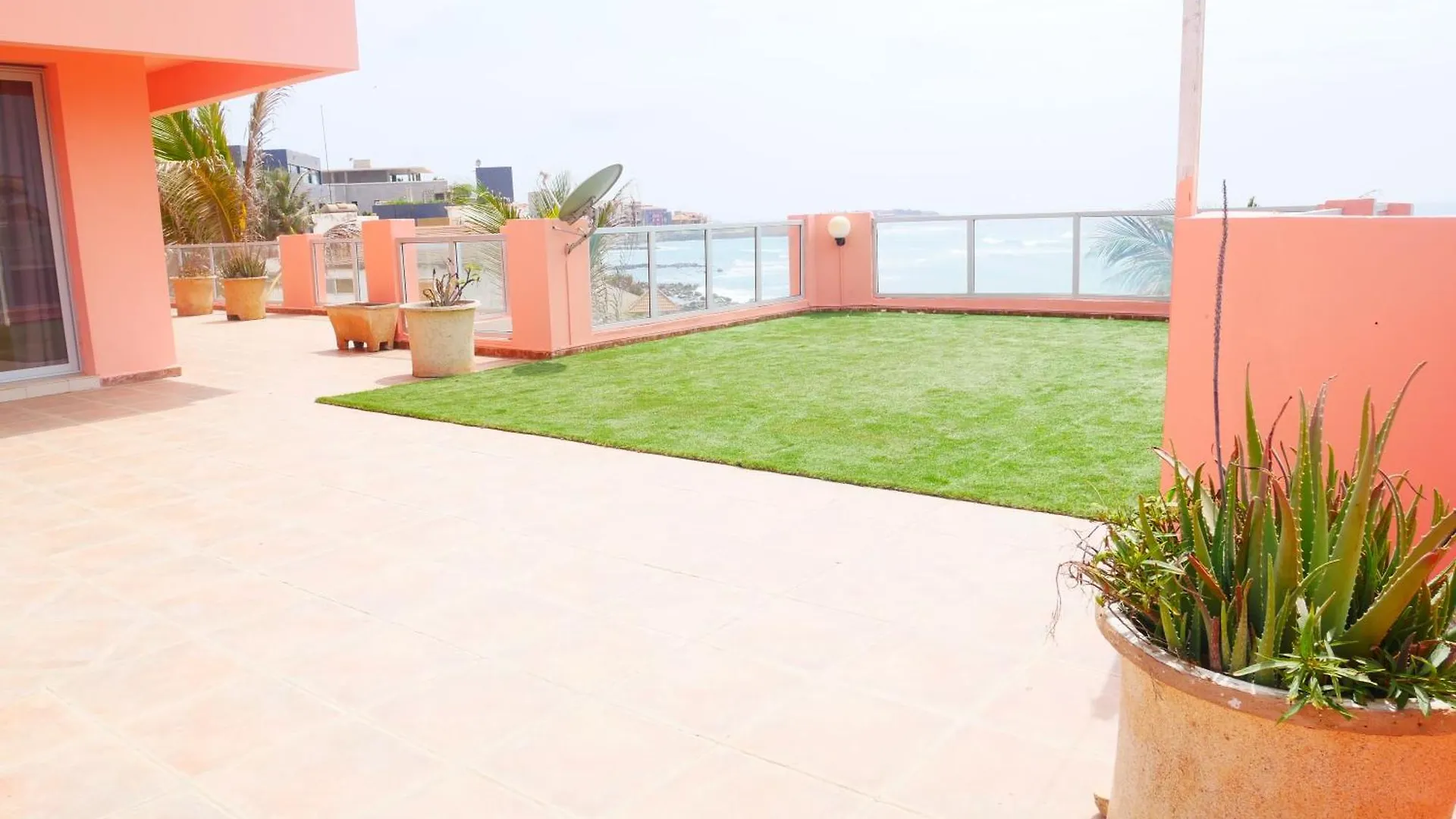 Villa Pieds Dans L'Eau Dakar Yoff
